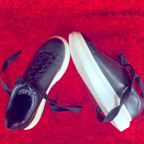 Leather Upper and Leather Sock, Super Unsex Comfortable shoe. - Picture 3 of 5